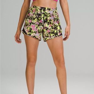 HOTTY HOT HIGH-RISE LINED SHORT 4" Yellow Multi/Black Size: 16